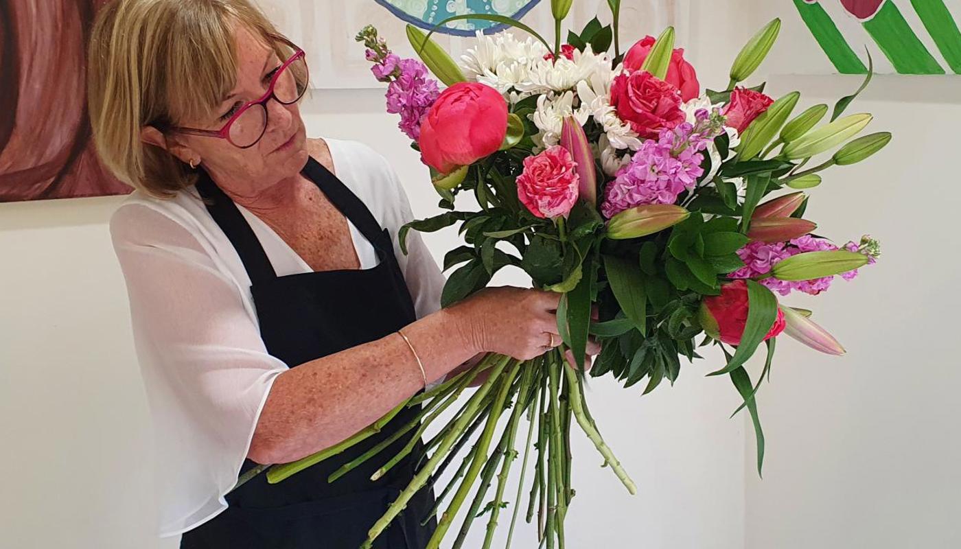 Surprise birthday gift - Private Spiral Bouquet Class