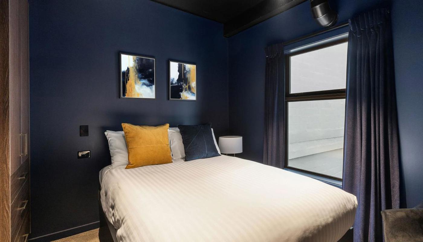 1 Bed Metro Unit Bedroom