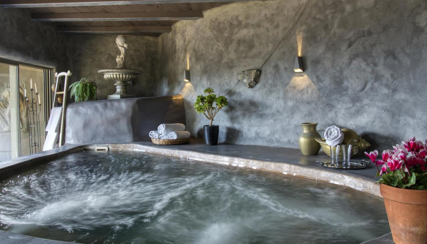 Delamore Lodge Jacuzzi
