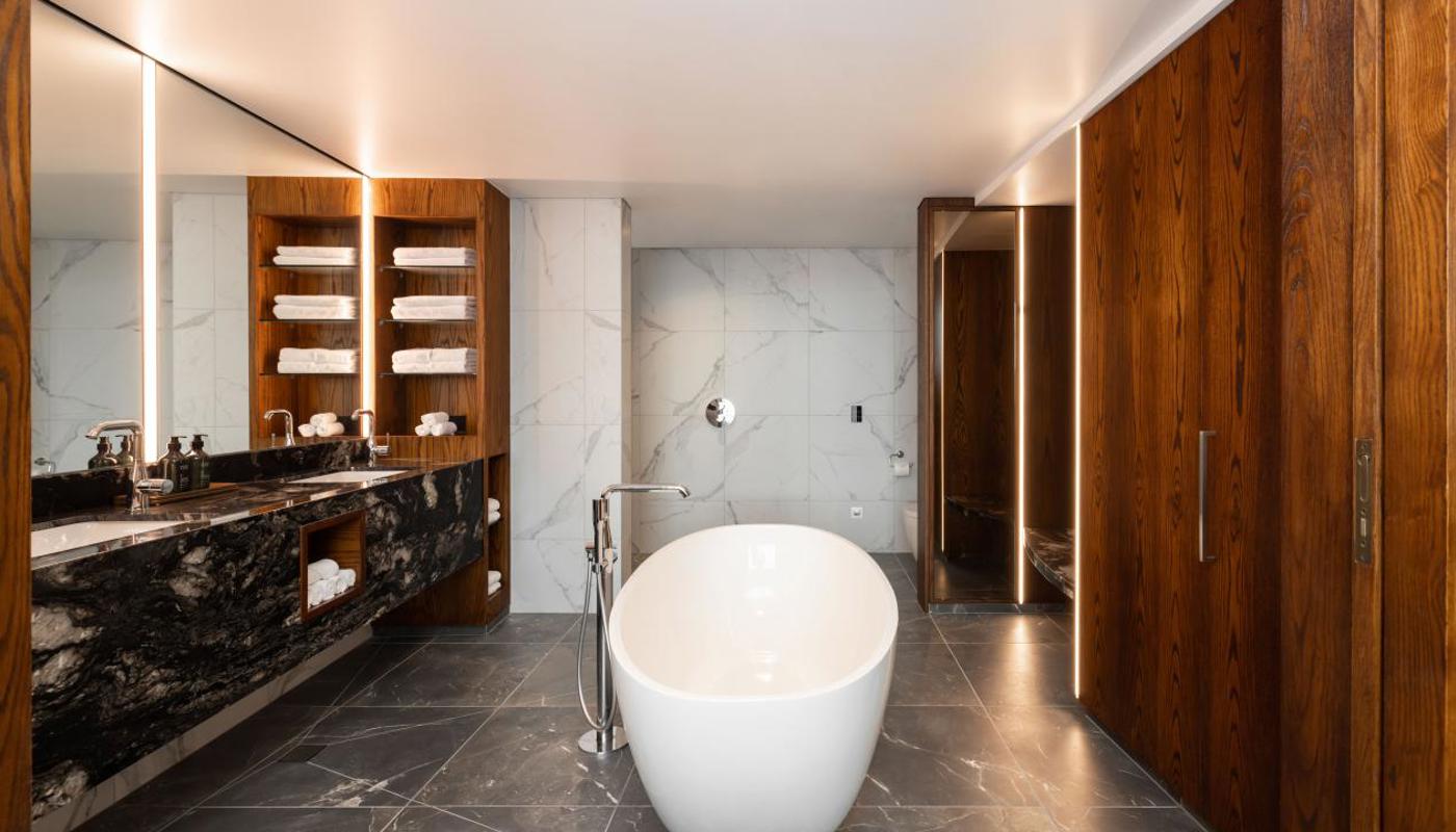 Horizon by SkyCity - Bathroom