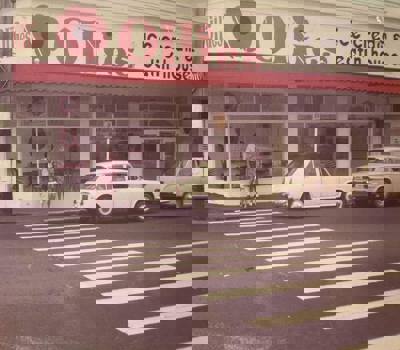 Ollies Ice Cream & Eatin' House