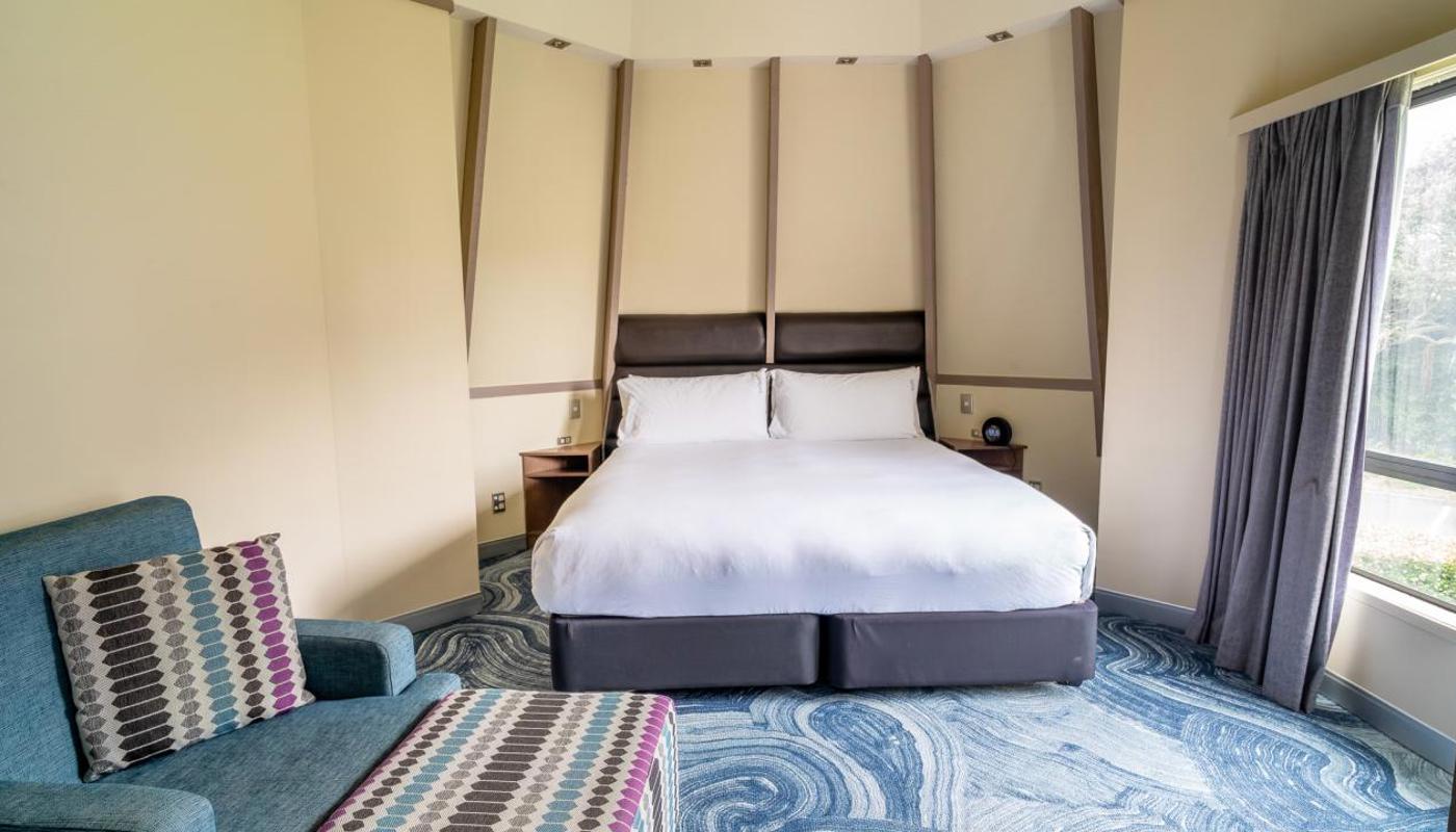 Spacious One Bedroom Suite for Two